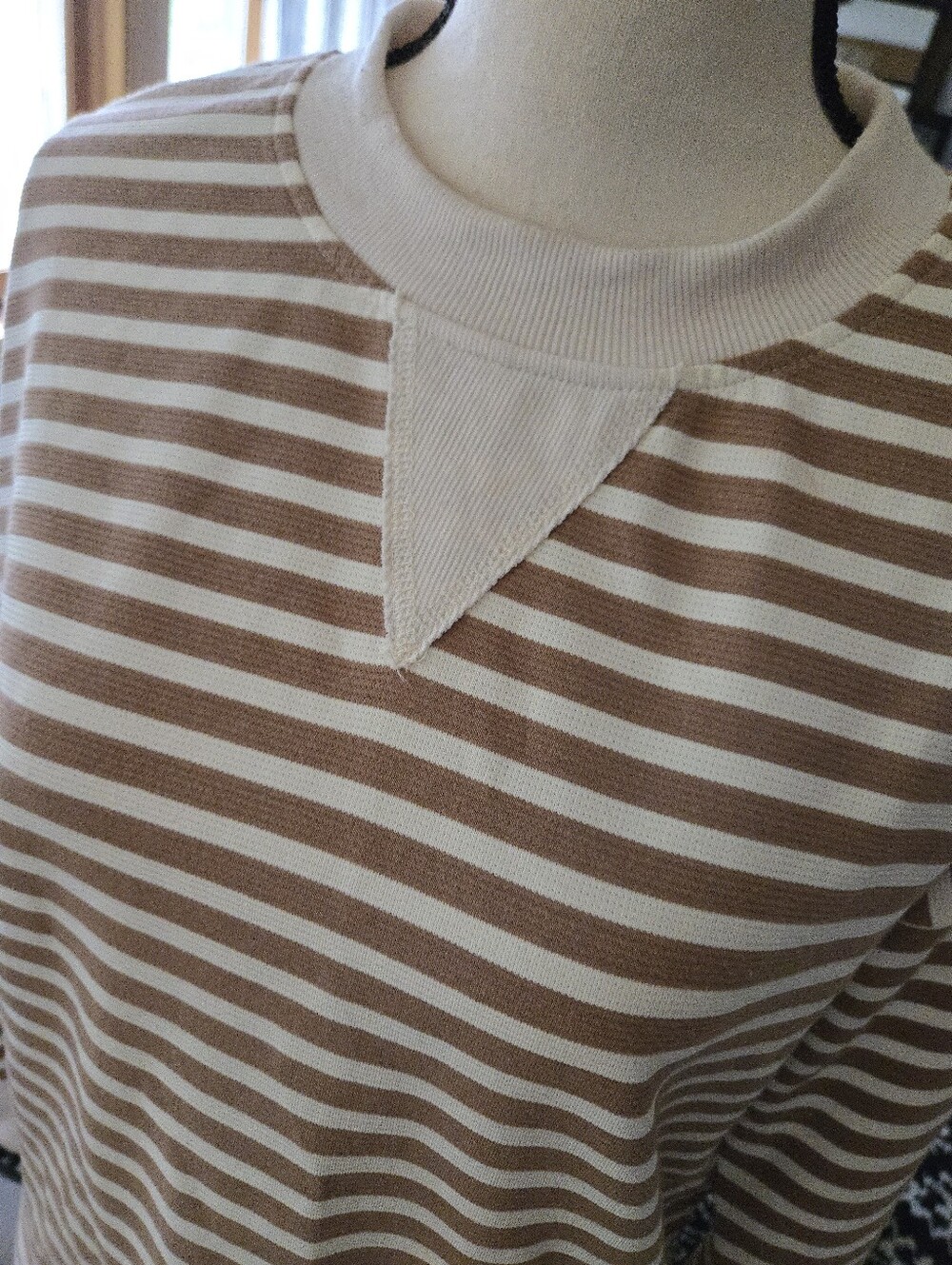 Small Stacatto sweatshirt. - Picture 2 of 4